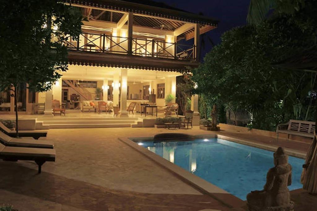 Villa Varuna Legian Chambre photo